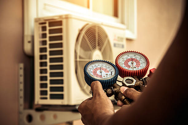 Professional Hvac technician working in Clinton, UT